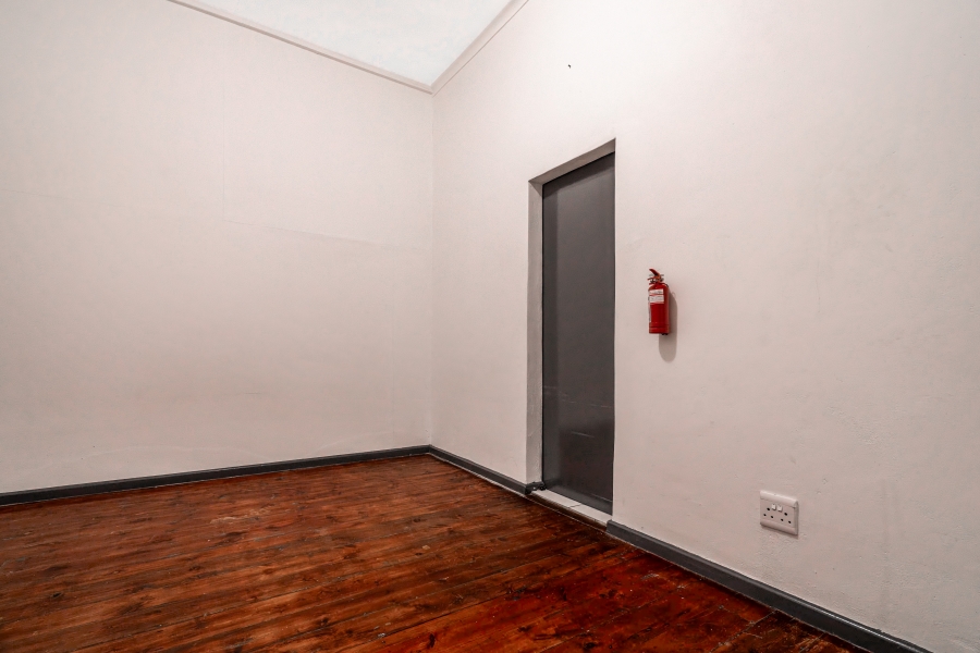 To Let 9 Bedroom Property for Rent in Maitland Western Cape